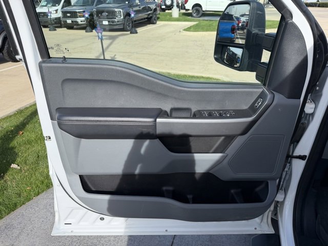 Certified 2025 Ford F250 XLT image 8
