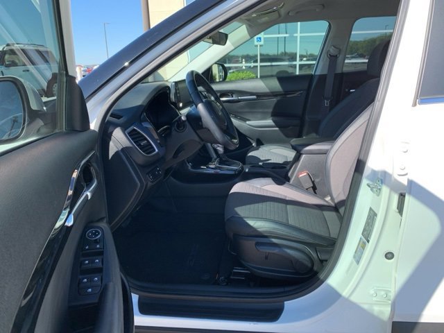 Used 2023 Kia Seltos S image 9