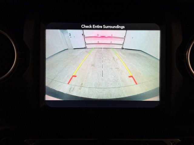 Used 2018 Jeep Wrangler Unlimited Sahara image 30