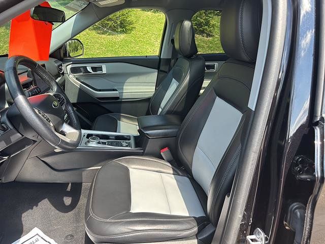 Certified 2023 Ford Explorer XLT w/ Equipment Group 202A AWD/4WD image 11