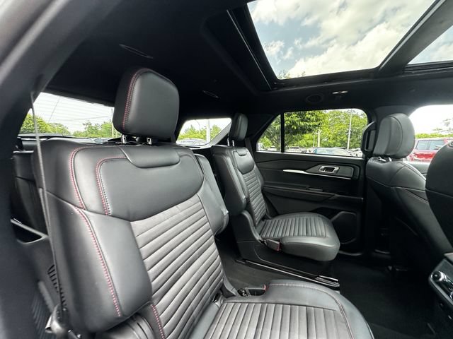 Certified 2025 Ford Explorer ST-Line AWD/4WD image 39