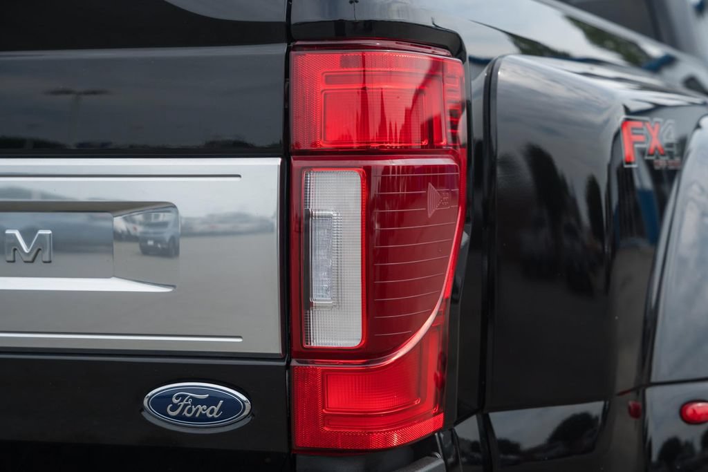 Certified 2022 Ford F450 Platinum w/ FX4 Off-Road Package AWD/4WD image 7