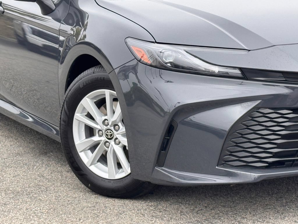 Used 2025 Toyota Camry LE FWD image 4