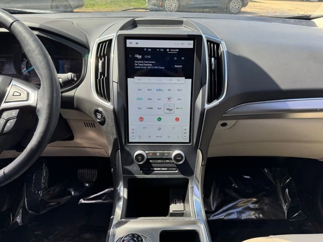 Certified 2022 Ford Edge Titanium AWD/4WD image 2
