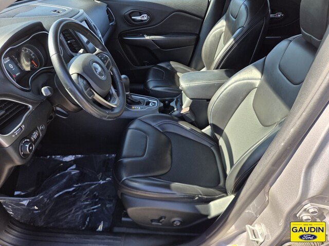Used 2019 Jeep Cherokee Latitude Plus w/ Comfort/Convenience Group AWD/4WD image 11