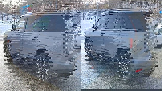 Used 2022 Cadillac Escalade Sport Platinum image 3