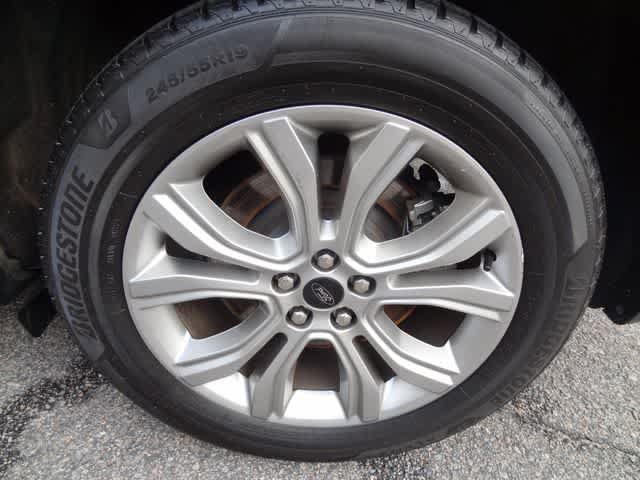 Certified 2024 Ford Edge Titanium AWD/4WD image 40