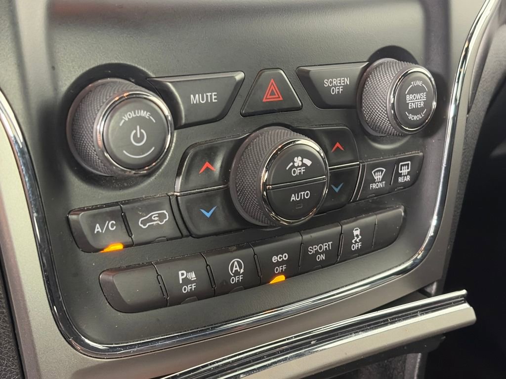Used 2018 Jeep Grand Cherokee Laredo AWD/4WD image 21
