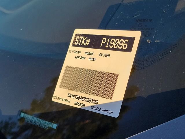 Used 2023 Nissan Rogue SV image 29