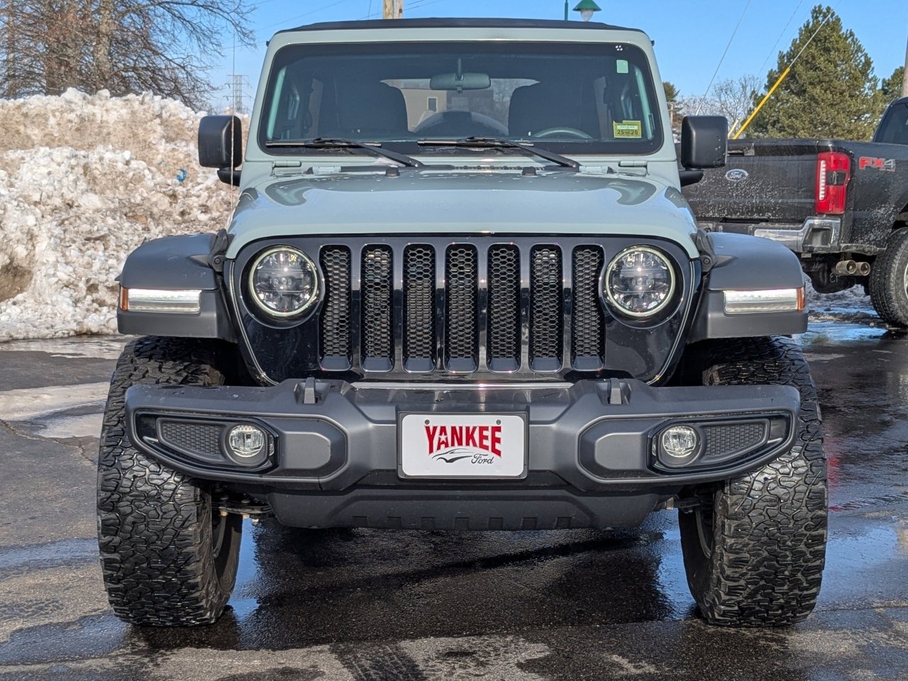 Used 2023 Jeep Wrangler Willys image 9