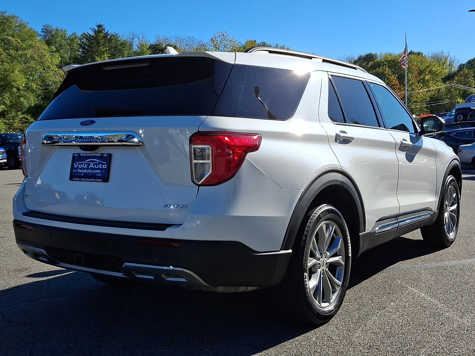 Certified 2023 Ford Explorer XLT w/ Equipment Group 202A image 7