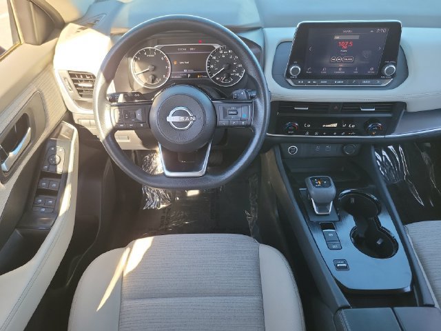 Used 2023 Nissan Rogue SV FWD image 4