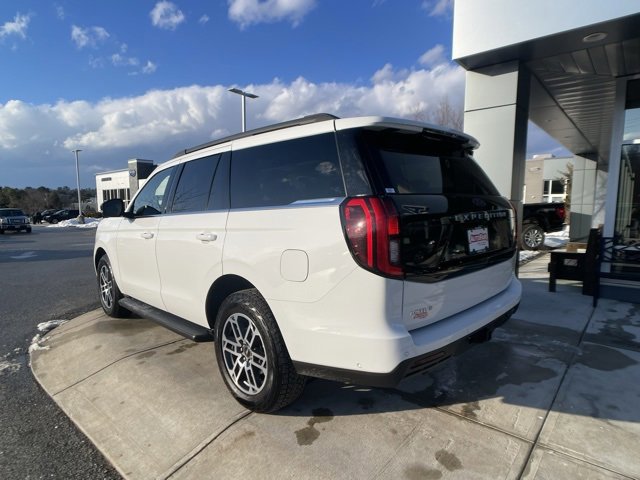 Certified 2025 Ford Expedition Active image 3