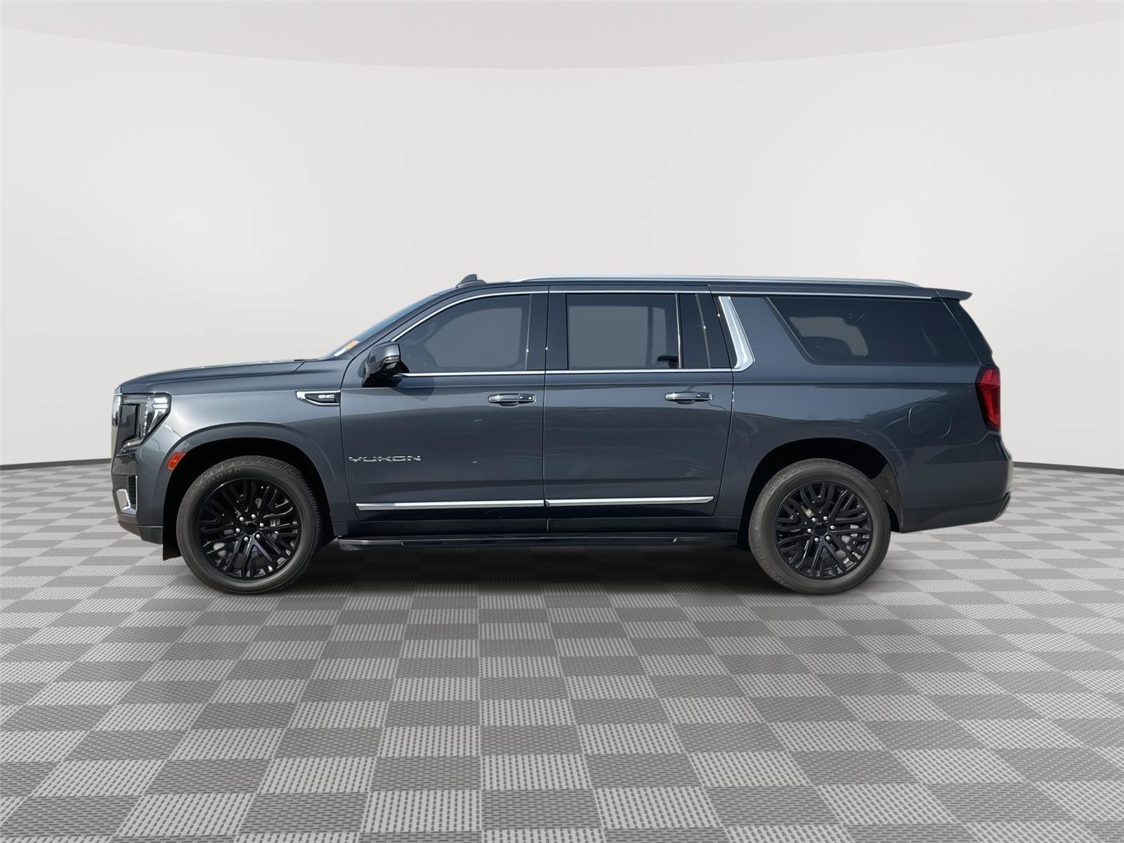 Used 2021 GMC Yukon XL SLT w/ SLT Premium Package AWD/4WD image 2