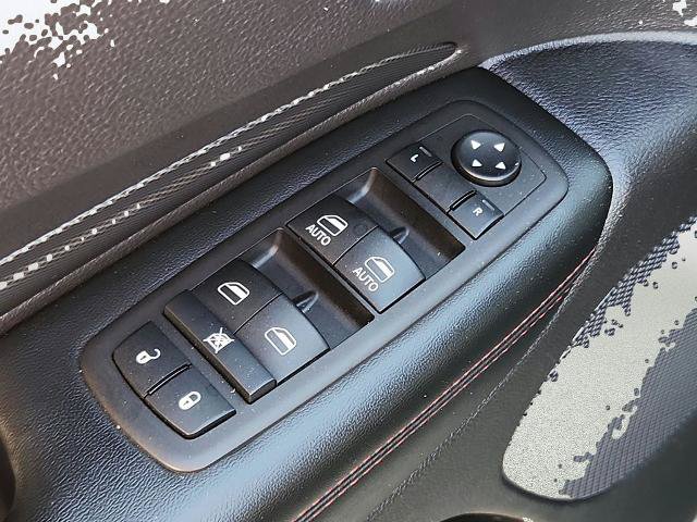 Used 2025 Dodge Durango GT RWD image 17