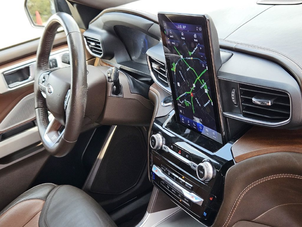 Certified 2022 Ford Explorer King Ranch w/ Premium Technology Package AWD/4WD image 14