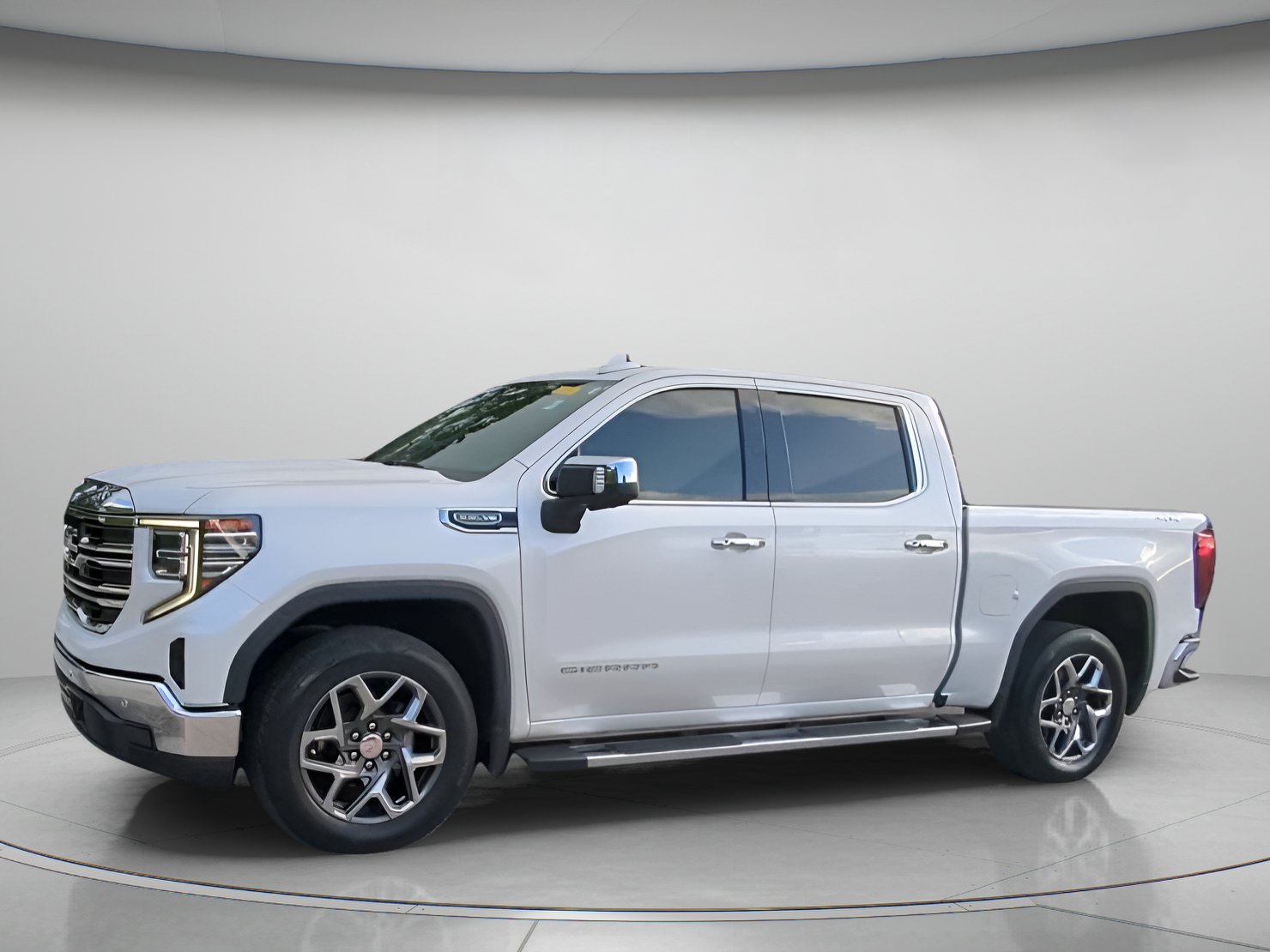 Used 2022 GMC Sierra 1500 SLT w/ SLT Premium Package AWD/4WD image 14