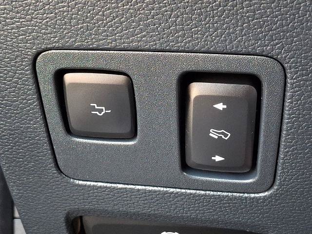 Certified 2022 Ford F350 Platinum AWD/4WD image 33