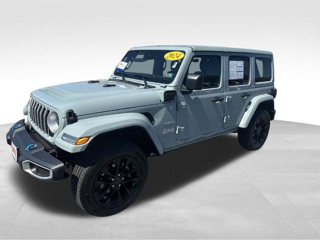 Used 2024 Jeep Wrangler Unlimited Sahara AWD/4WD image 9