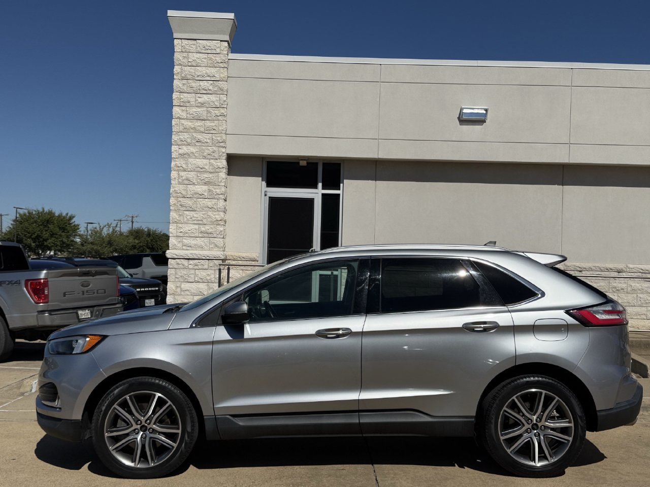 Certified 2023 Ford Edge Titanium AWD/4WD image 3