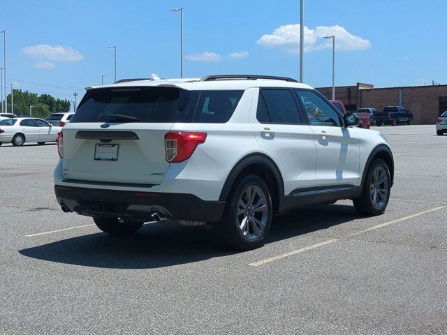 Certified 2023 Ford Explorer XLT w/ Equipment Group 202A AWD/4WD image 4