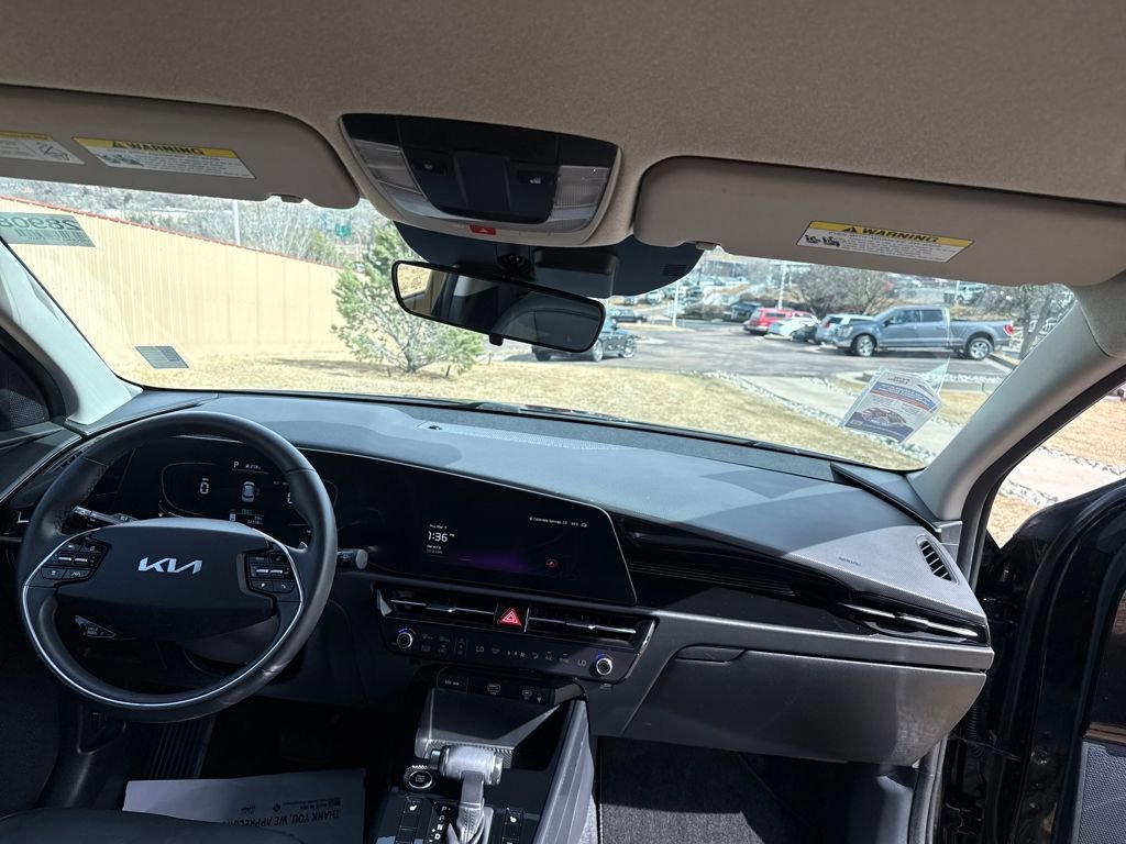Used 2023 Kia Niro EX image 25