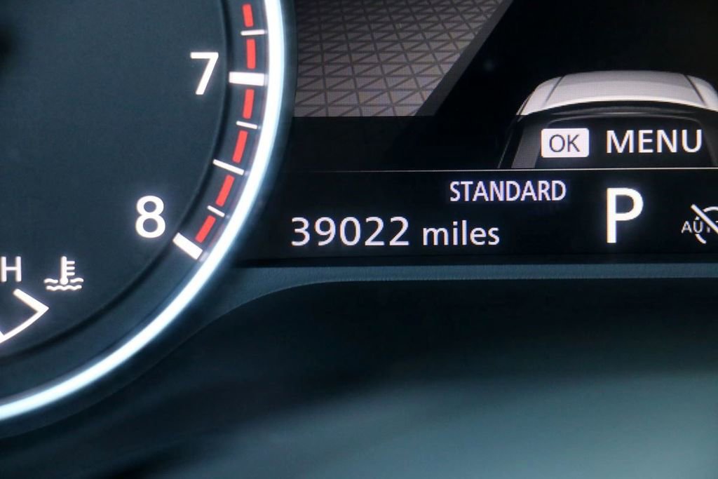 Used 2025 Nissan Pathfinder SV image 11