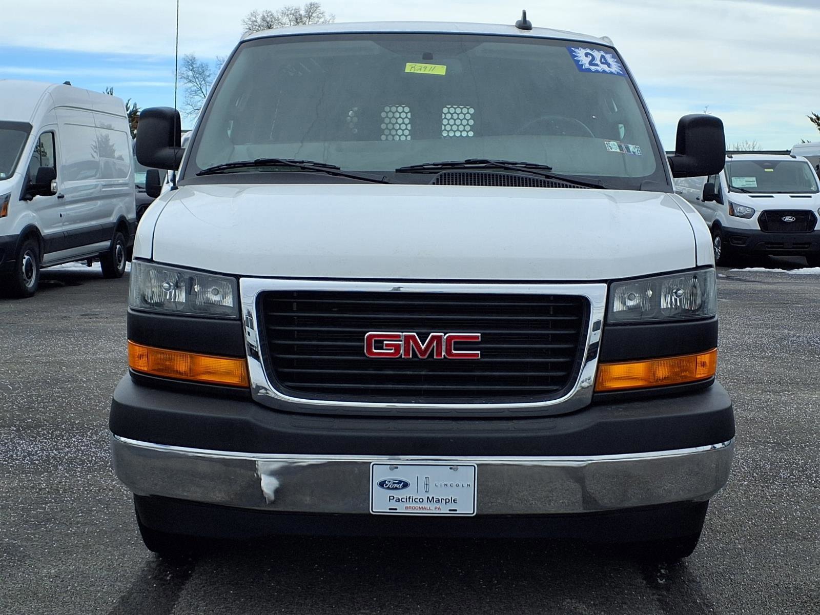 Used 2024 GMC Savana 2500 w/ Driver Convenience Package image 8