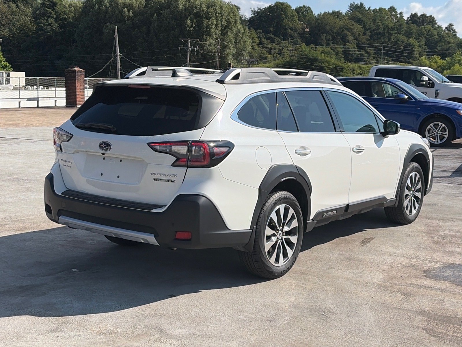 Used 2023 Subaru Outback Touring XT AWD/4WD image 3