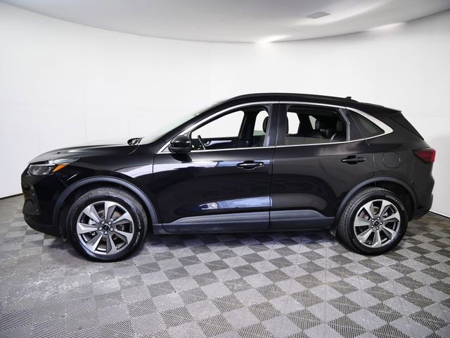 Certified 2025 Ford Escape Platinum image 2