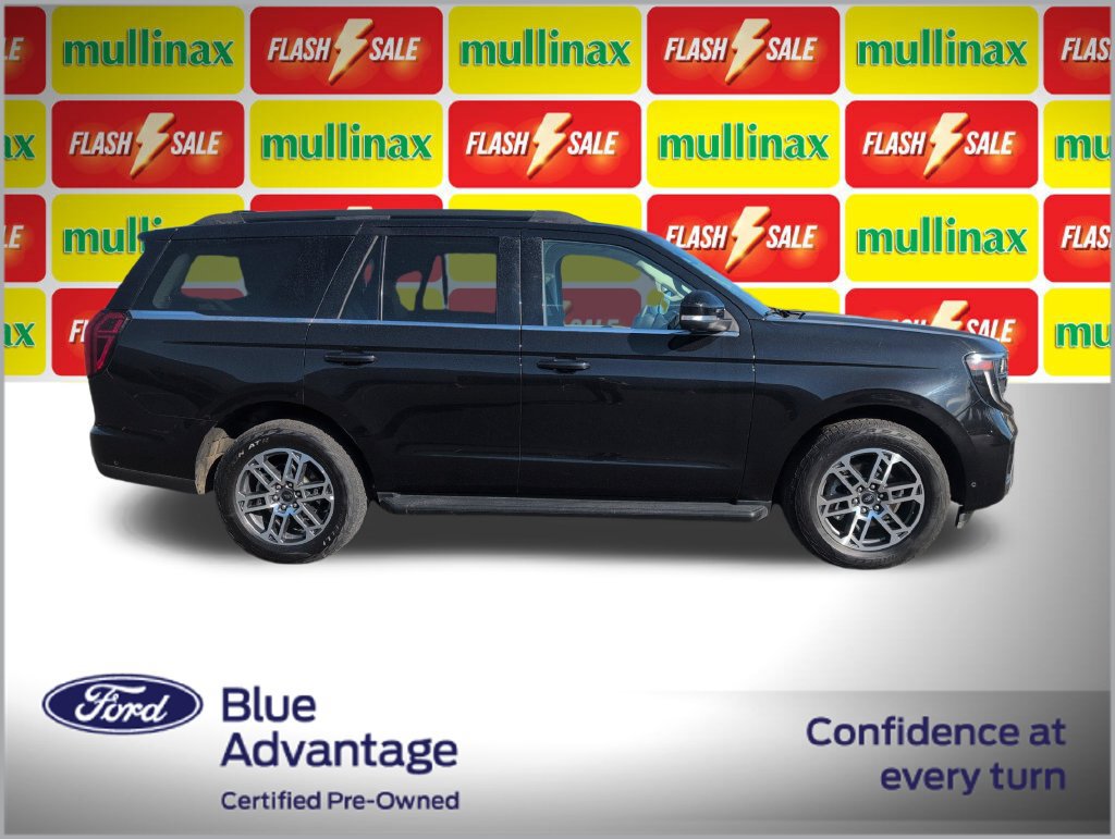 Certified 2025 Ford Expedition Active AWD/4WD image 2