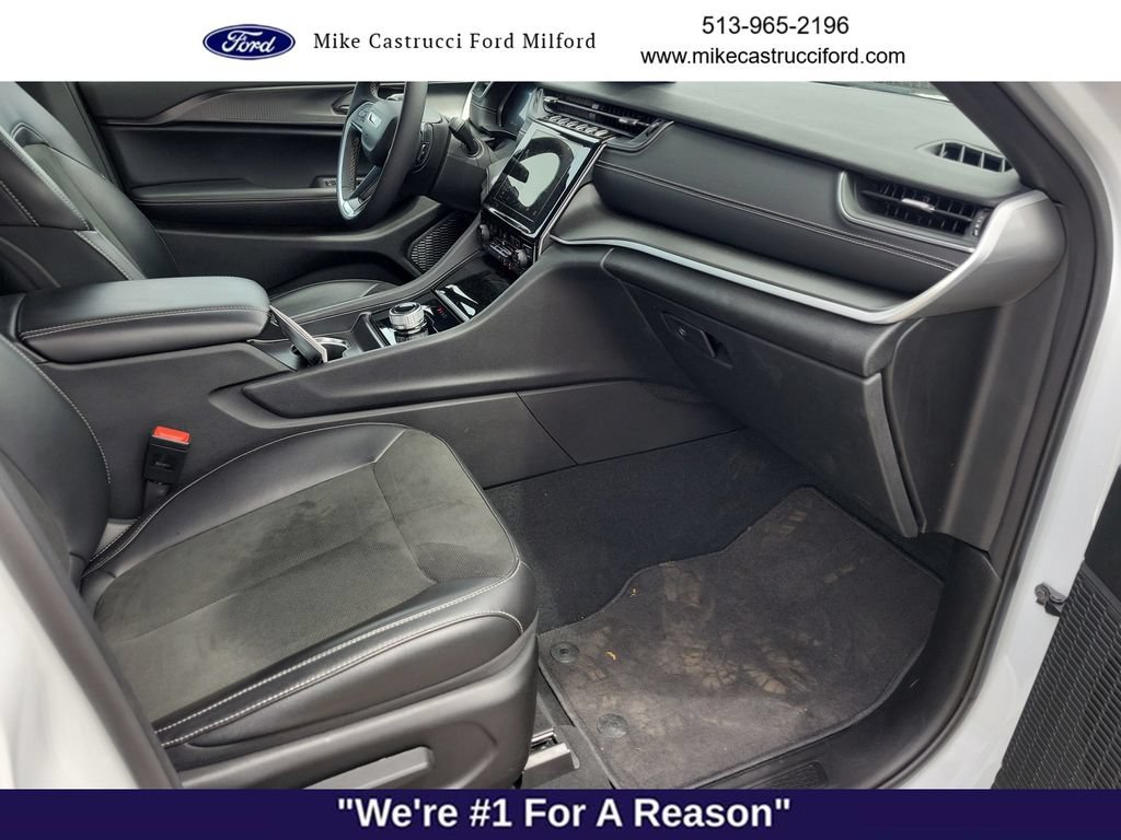 Used 2025 Jeep Grand Cherokee L Altitude AWD/4WD image 25