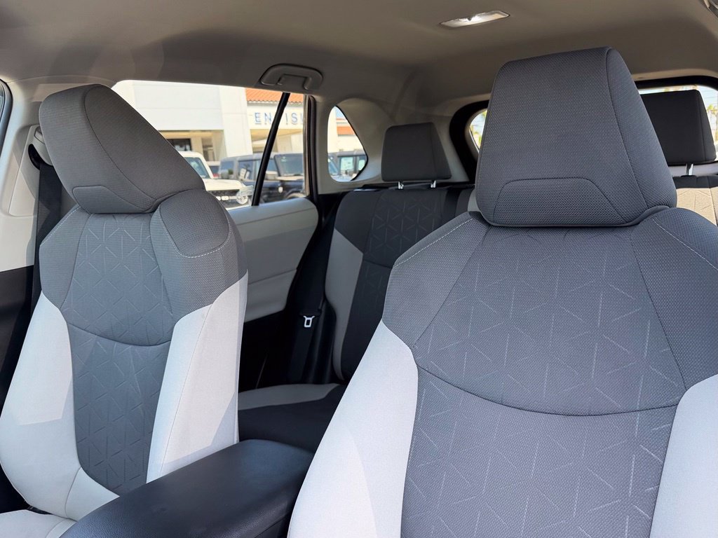 Used 2020 Toyota RAV4 XLE w/ Carpet Mat Package FWD image 16