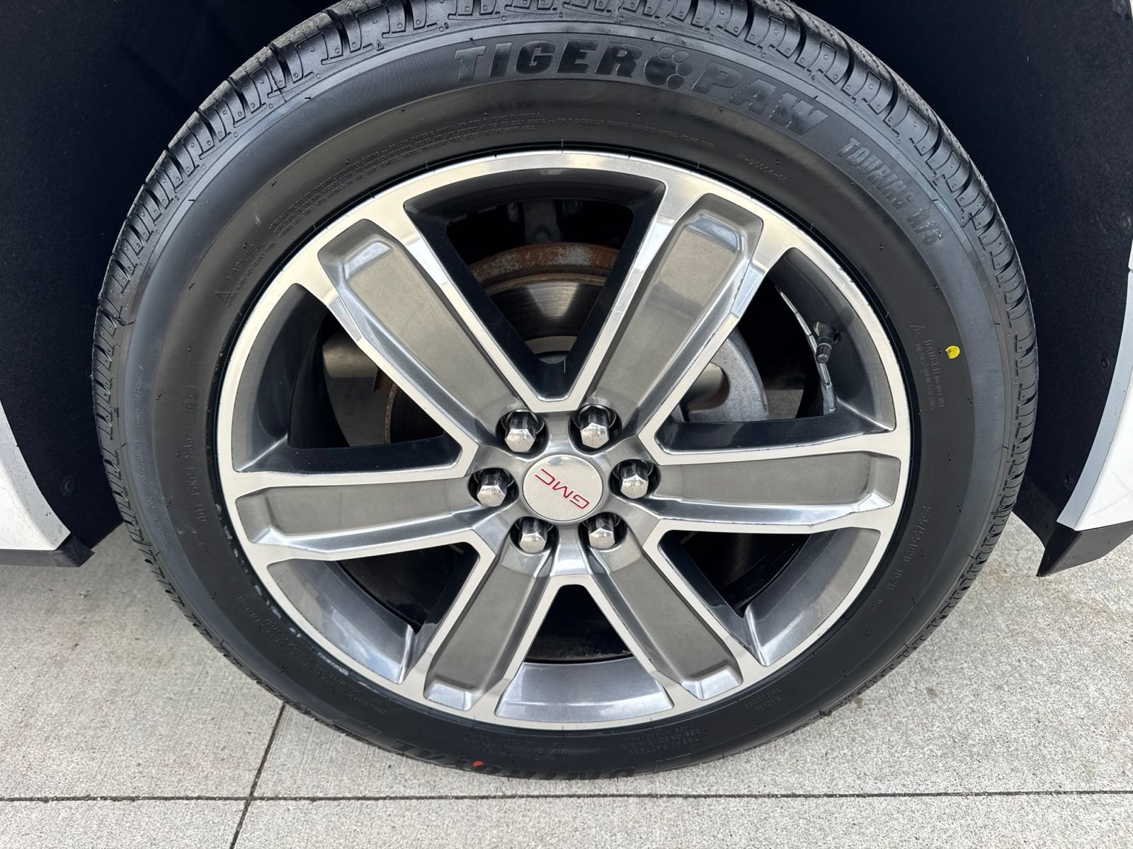 Used 2019 GMC Acadia Denali AWD/4WD image 22