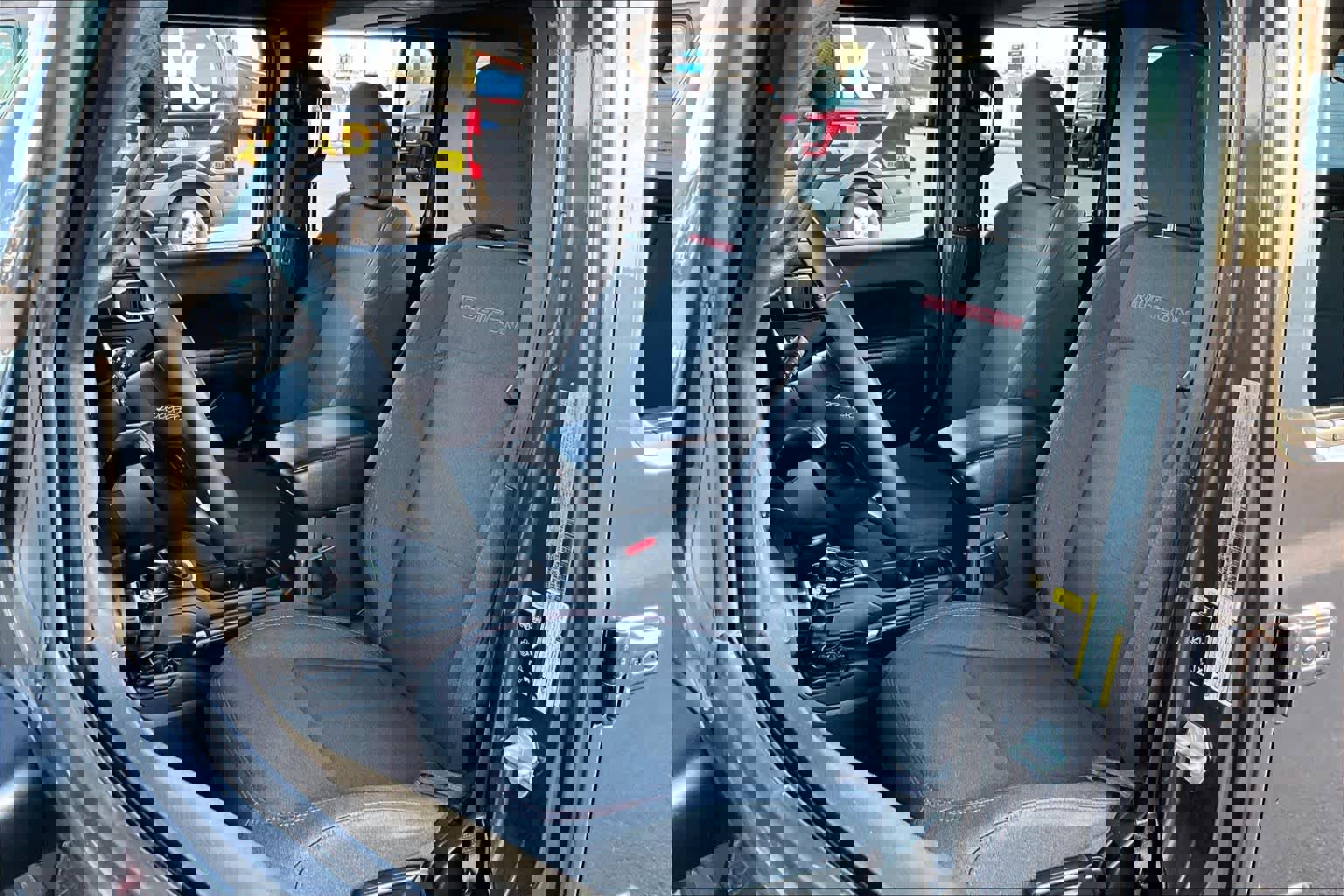 Used 2025 Jeep Wrangler Unlimited Rubicon image 9