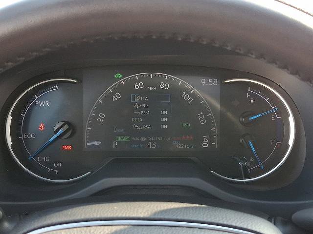 Used 2023 Toyota RAV4 SE image 18