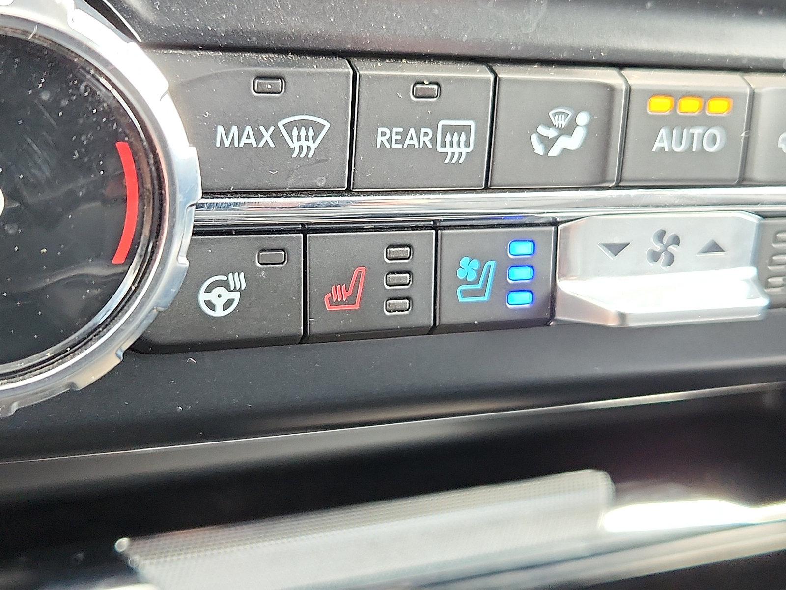 Certified 2024 Ford F350 Lariat w/ Lariat Ultimate Package AWD/4WD image 24