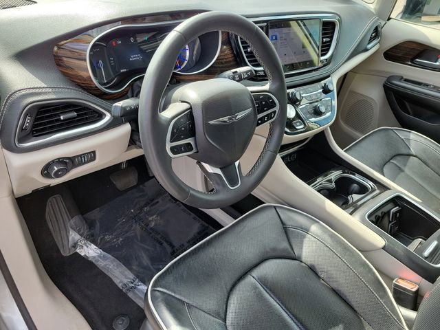 Used 2023 Chrysler Pacifica Limited image 20