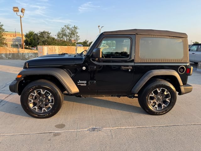 Used 2018 Jeep Wrangler Sport AWD/4WD image 8