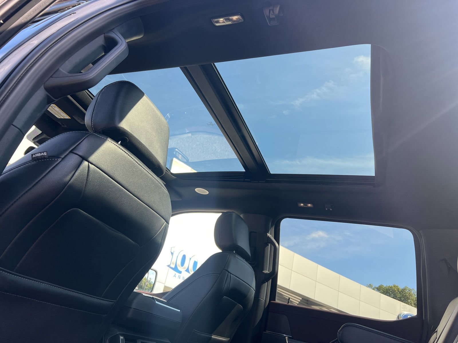 Certified 2022 Ford F150 Lariat w/ Equipment Group 502A High image 16