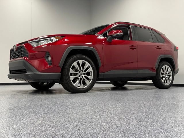 Used 2019 Toyota RAV4 XLE Premium FWD image 5