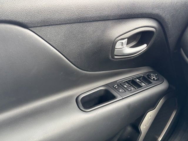 Used 2023 Jeep Renegade Limited AWD/4WD image 33