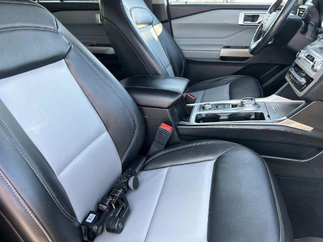 Certified 2022 Ford Explorer XLT w/ Equipment Group 202A AWD/4WD image 25