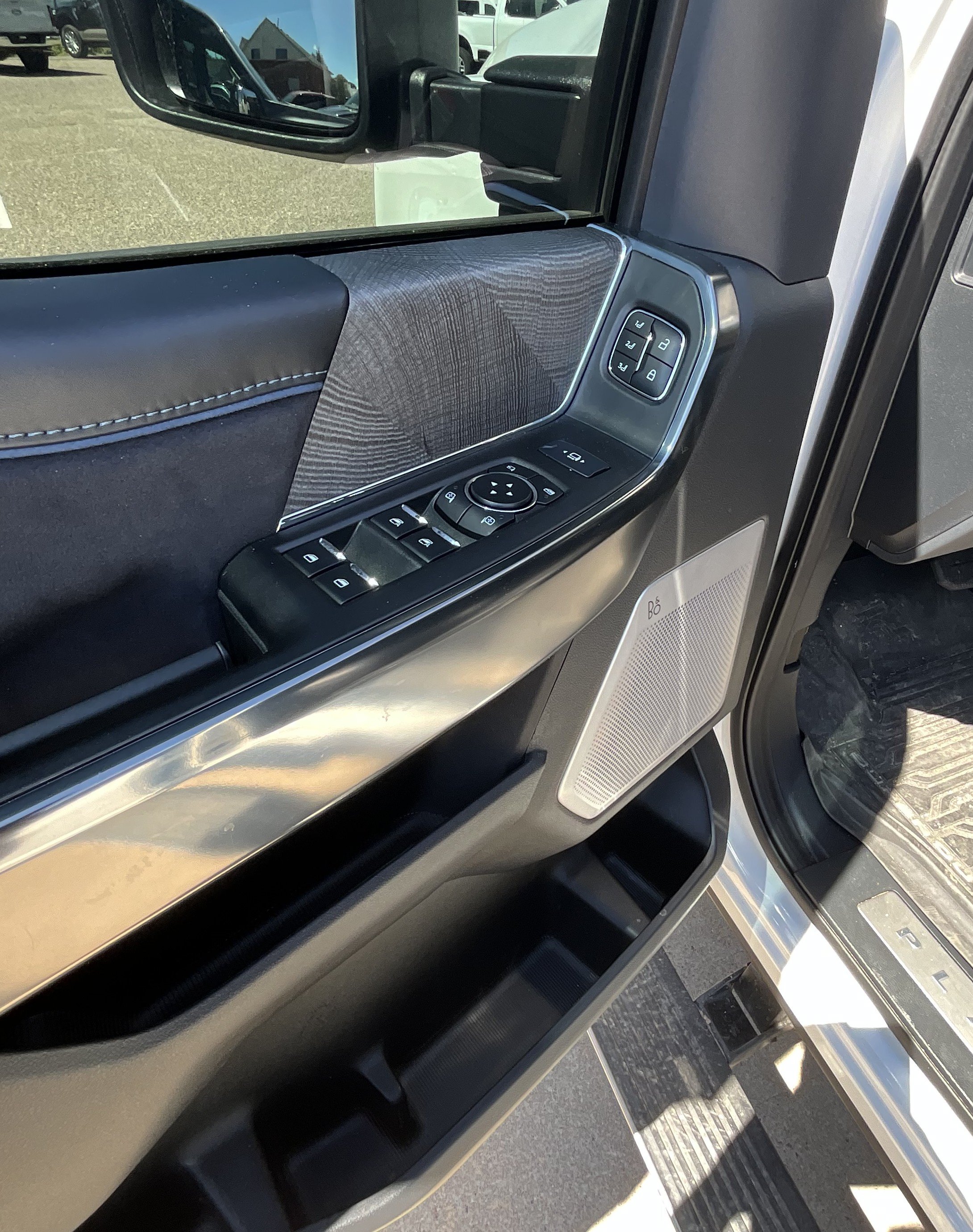 Certified 2025 Ford F350 Platinum AWD/4WD image 9