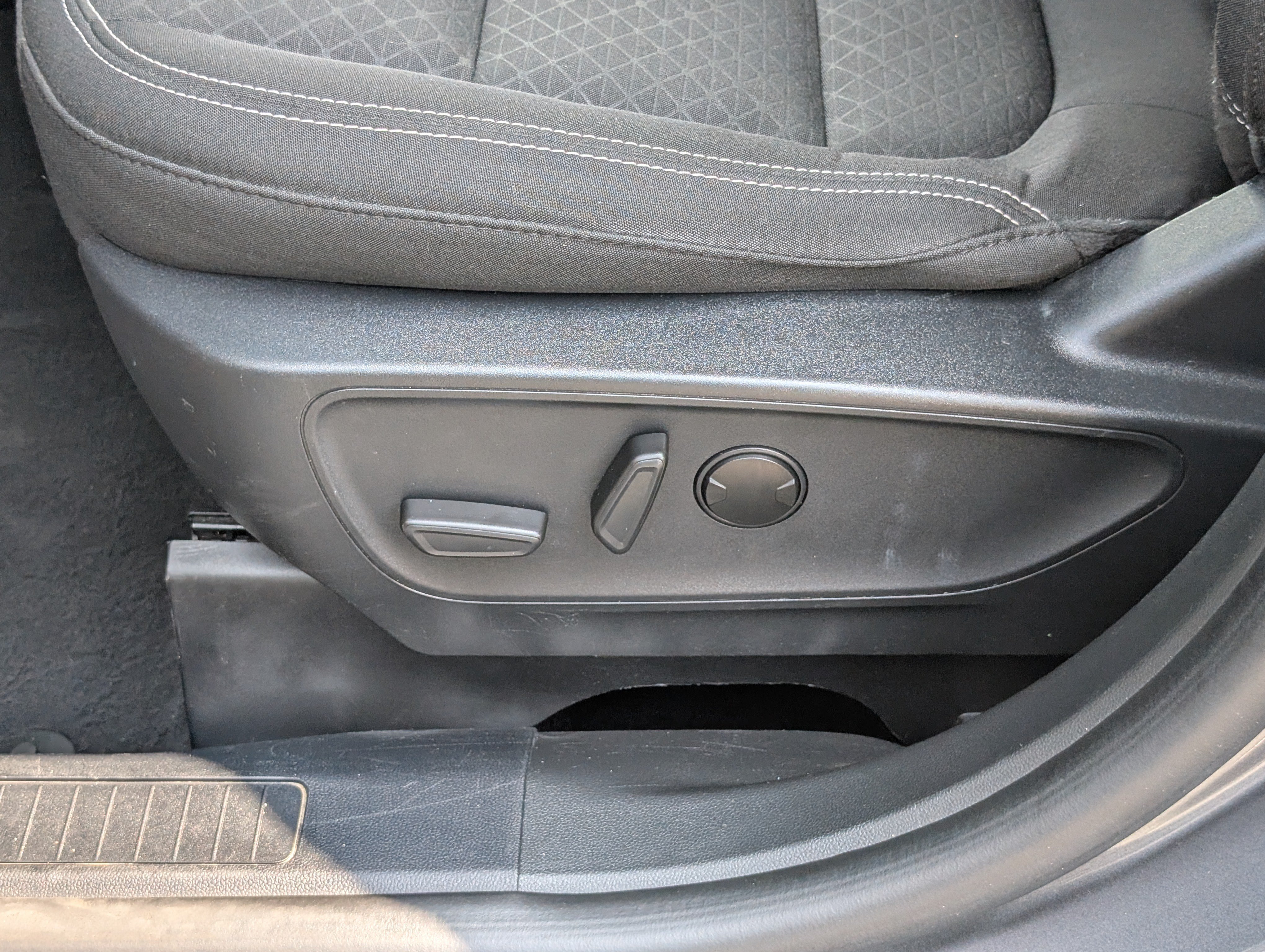 Certified 2024 Ford Escape Active AWD/4WD image 18