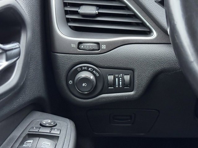 Used 2021 Jeep Cherokee Trailhawk w/ Sun, Sound & Nav Group image 33