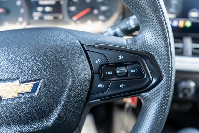 Used 2024 Chevrolet Trax LS FWD image 21