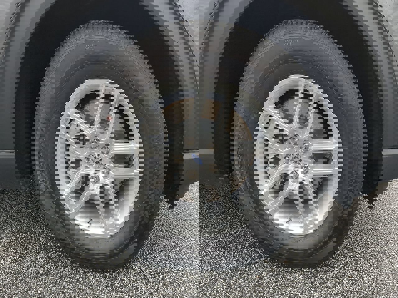 Certified 2025 Ford Explorer Active w/ Active Comfort Package image 9