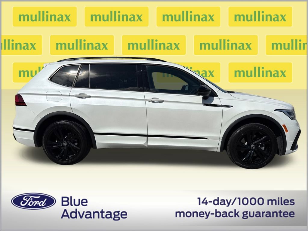 Used 2023 Volkswagen Tiguan SE R-Line image 2