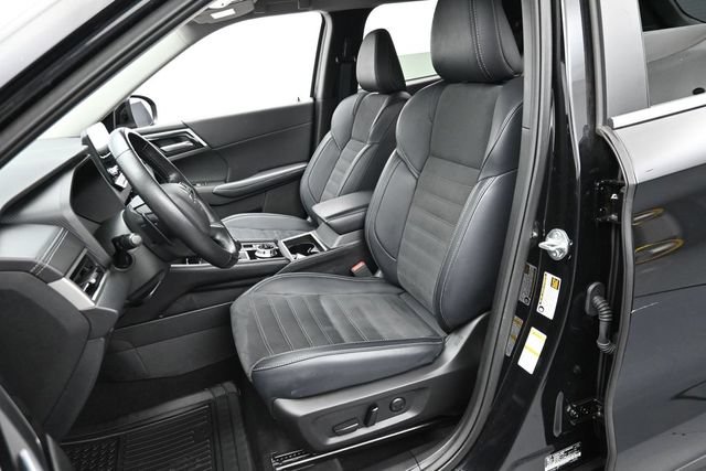 Used 2024 Mitsubishi Outlander SE AWD/4WD image 11